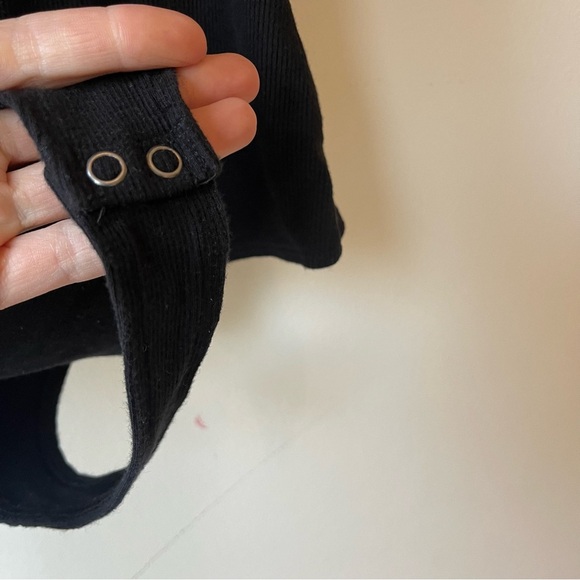 American Eagle Black Ribbed Halter Bodysuit XL Adjustable Back Snap Closure - Picture 8 of 9
